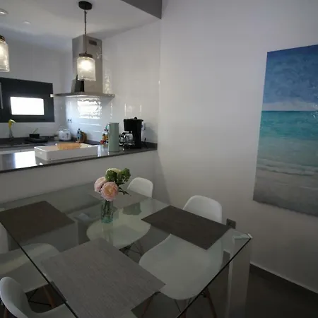 Apartment Lamar - *