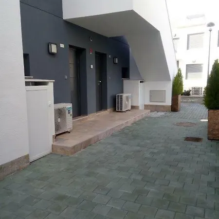 Apartment Lamar - *